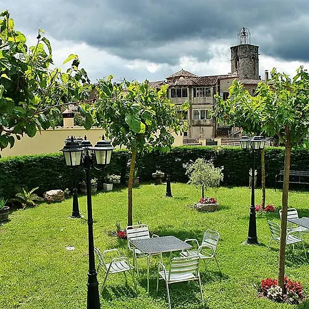 Hotel-restaurante La Quadra Hotel
