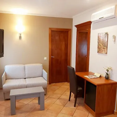 Hotel Hotel-restaurante La Quadra 3*