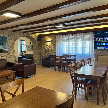 Hotel-restaurante La Quadra Hotel Maçanet de Cabrenys