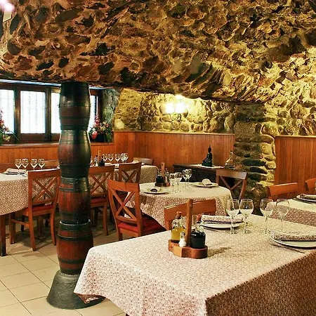 Hotel Hotel-restaurante La Quadra Maçanet de Cabrenys