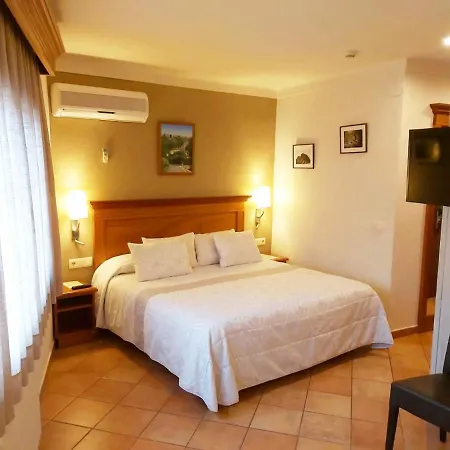 Hotel-restaurante La Quadra 마카네트데카브레니스